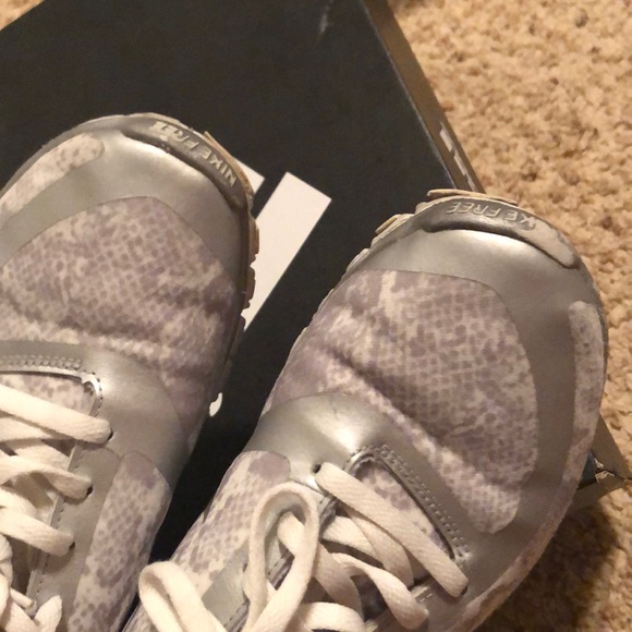 Nike women’s shoes - Picture 4 of 6